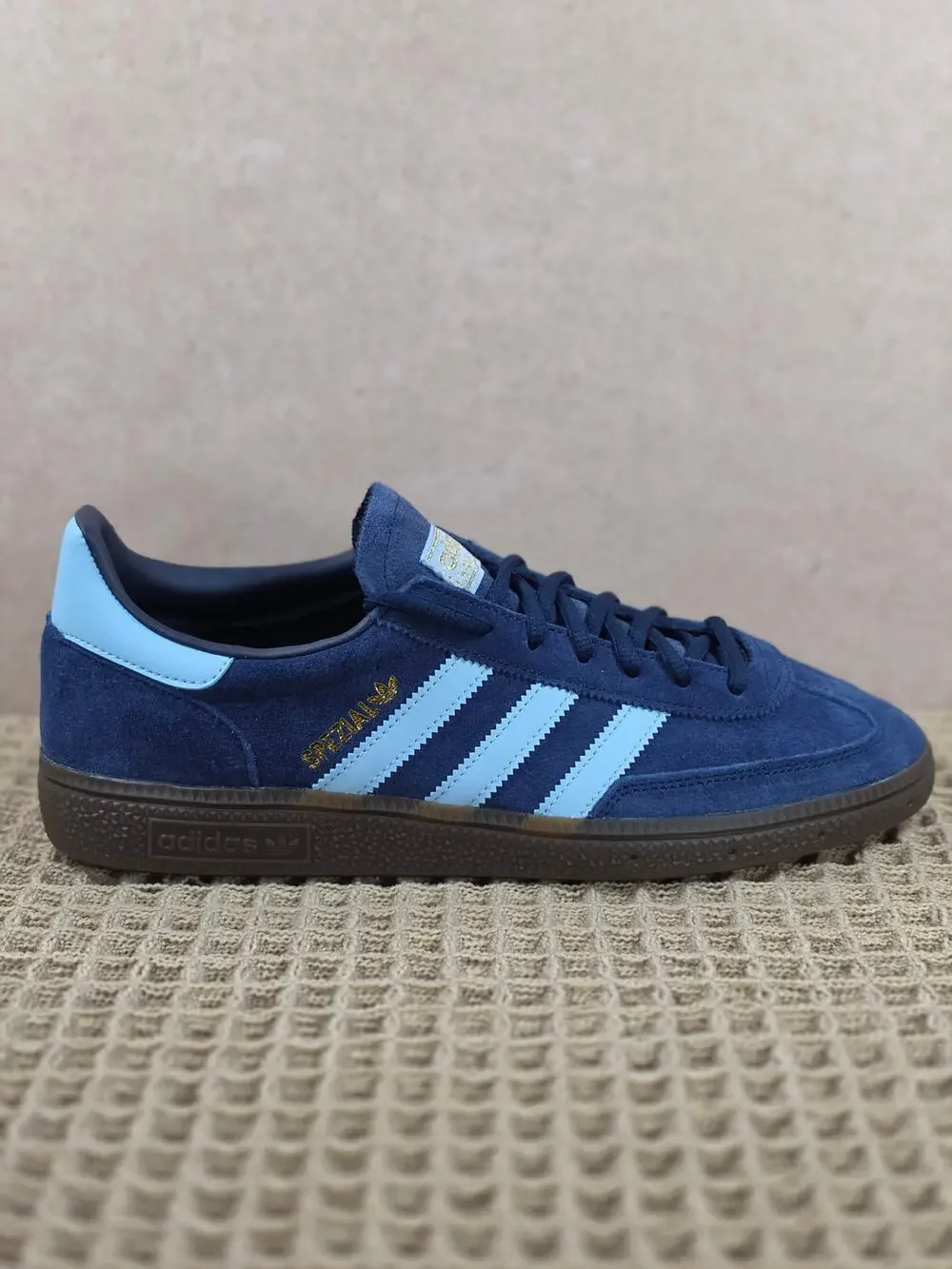 Adidas Handball Spezial Men’s 9.5 Navy Sky Gum – Brand New